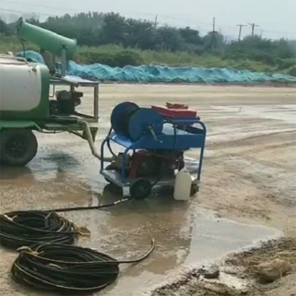 通信管道清洗机送货至郑州市惠济区通信工程施工现场